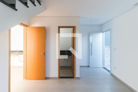 Sala de casa de condomínio para alugar com 2 quartos, 68m² em Vila São Paulo, Mogi das Cruzes