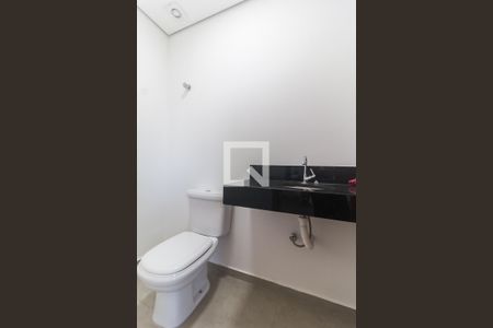 Lavabo de casa de condomínio para alugar com 2 quartos, 68m² em Vila São Paulo, Mogi das Cruzes