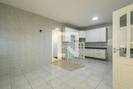 Casa de condomínio à venda com 350m², 3 quartos e 3 vagas Casa de condomínio à venda com 350m², 3 quartos e 3 vagasCozinha