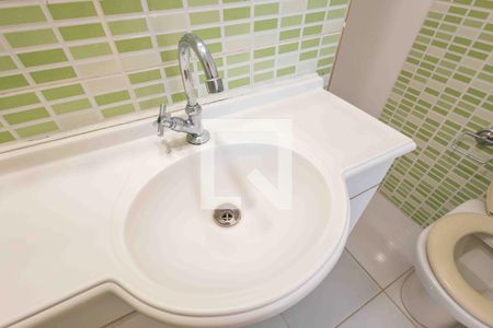 Casa de condomínio à venda com 350m², 3 quartos e 3 vagas Casa de condomínio à venda com 350m², 3 quartos e 3 vagasBanheiro da Suíte 2