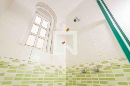 Casa de condomínio à venda com 350m², 3 quartos e 3 vagas Casa de condomínio à venda com 350m², 3 quartos e 3 vagasBanheiro da Suíte 2