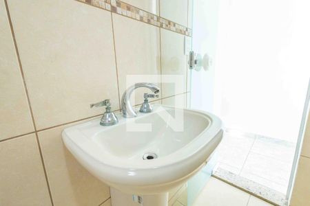 Casa de condomínio à venda com 350m², 3 quartos e 3 vagas Casa de condomínio à venda com 350m², 3 quartos e 3 vagasBanheiro Social 2