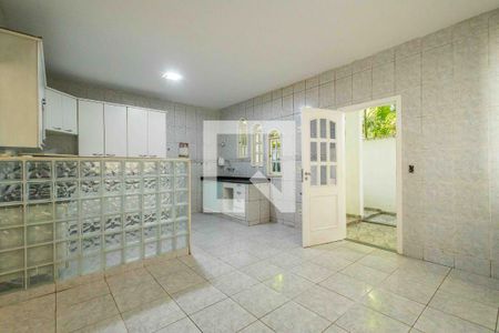 Casa de condomínio à venda com 350m², 3 quartos e 3 vagas Casa de condomínio à venda com 350m², 3 quartos e 3 vagasCozinha