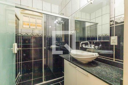 Casa de condomínio à venda com 350m², 3 quartos e 3 vagas Casa de condomínio à venda com 350m², 3 quartos e 3 vagasBanheiro Social