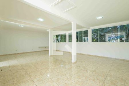 Casa de condomínio à venda com 350m², 3 quartos e 3 vagas Casa de condomínio à venda com 350m², 3 quartos e 3 vagasTerraço