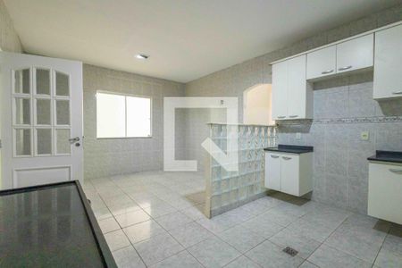 Casa de condomínio à venda com 350m², 3 quartos e 3 vagas Casa de condomínio à venda com 350m², 3 quartos e 3 vagasCozinha