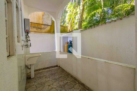 Casa de condomínio à venda com 350m², 3 quartos e 3 vagas Casa de condomínio à venda com 350m², 3 quartos e 3 vagasÁrea de Serviço