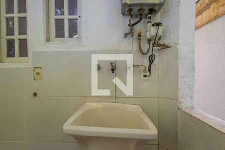 Casa de condomínio à venda com 350m², 3 quartos e 3 vagas Casa de condomínio à venda com 350m², 3 quartos e 3 vagasÁrea de Serviço