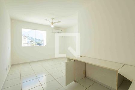 Casa de condomínio à venda com 350m², 3 quartos e 3 vagas Casa de condomínio à venda com 350m², 3 quartos e 3 vagasQuarto