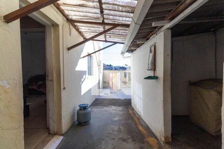 Casa à venda com 264m², 4 quartos e 2 vagas Casa à venda com 264m², 4 quartos e 2 vagasQuintal