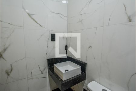 Banheiro Social de casa para alugar com 2 quartos, 195m² em Parque das Nações, Santo André