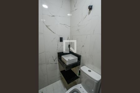 Banheiro Social de casa à venda com 2 quartos, 195m² em Parque das Nações, Santo André