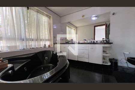 Apartamento à venda com 280m², 4 quartos e 4 vagasBanheiro da Suíte 3