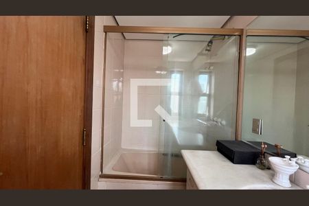 Apartamento à venda com 280m², 4 quartos e 4 vagasBanheiro da Suíte 2