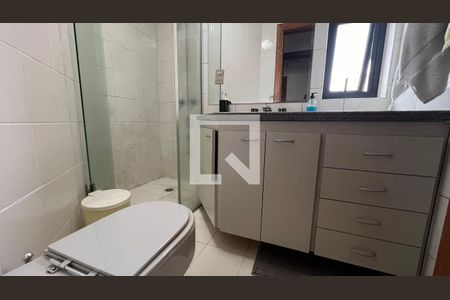 Apartamento à venda com 280m², 4 quartos e 4 vagasBanheiro da Suíte 1