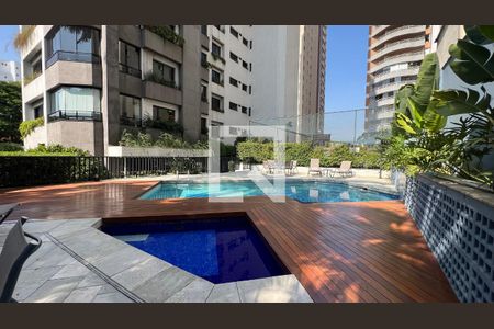 Apartamento à venda com 280m², 4 quartos e 4 vagasPiscina