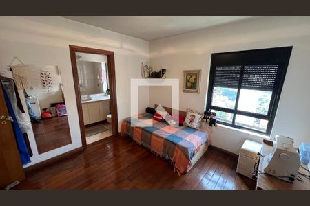 Apartamento à venda com 280m², 4 quartos e 4 vagasSuite 2