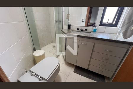 Apartamento à venda com 280m², 4 quartos e 4 vagasBanheiro da Suíte 1