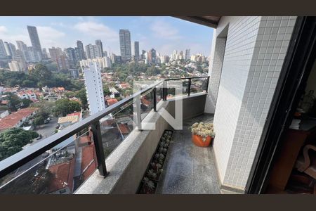 Apartamento à venda com 280m², 4 quartos e 4 vagasVaranda do quarto 