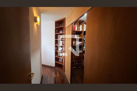 Apartamento à venda com 280m², 4 quartos e 4 vagasSuite 3