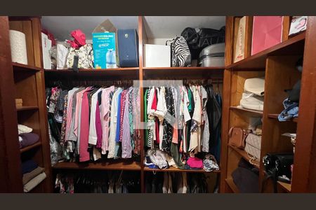 Apartamento à venda com 280m², 4 quartos e 4 vagasCloset da suíte 3