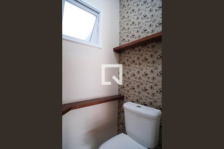 Lavabo de casa para alugar com 4 quartos, 250m² em Jardim Eliane, São Paulo