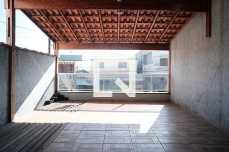 Varanda de casa para alugar com 4 quartos, 250m² em Jardim Eliane, São Paulo