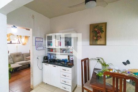 Casa à venda com 100m², 2 quartos e 2 vagas Casa à venda com 100m², 2 quartos e 2 vagasCozinha