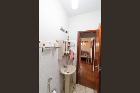 Casa à venda com 100m², 2 quartos e 2 vagas Casa à venda com 100m², 2 quartos e 2 vagasBanheiro 01