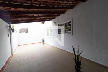 Casa à venda com 100m², 2 quartos e 2 vagas Casa à venda com 100m², 2 quartos e 2 vagasGaragem