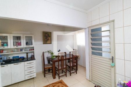 Casa à venda com 100m², 2 quartos e 2 vagas Casa à venda com 100m², 2 quartos e 2 vagasCozinha