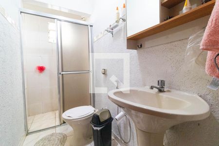 Casa à venda com 100m², 2 quartos e 2 vagas Casa à venda com 100m², 2 quartos e 2 vagasBanheiro 01