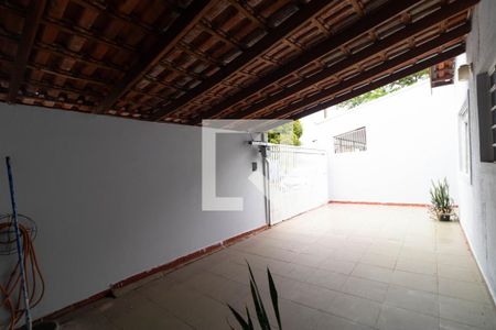 Casa à venda com 100m², 2 quartos e 2 vagas Casa à venda com 100m², 2 quartos e 2 vagasGaragem