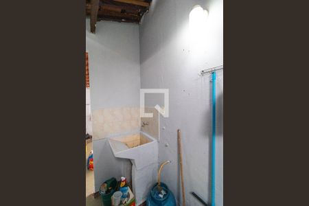 Casa à venda com 100m², 2 quartos e 2 vagas Casa à venda com 100m², 2 quartos e 2 vagasÁrea de Serviço