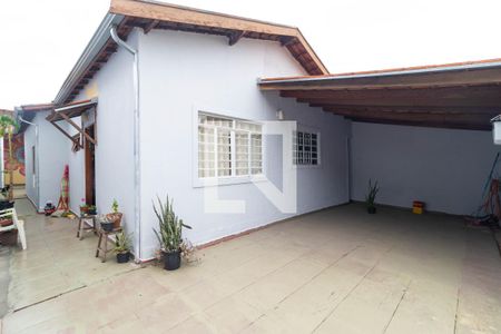 Casa à venda com 100m², 2 quartos e 2 vagas Casa à venda com 100m², 2 quartos e 2 vagasGaragem