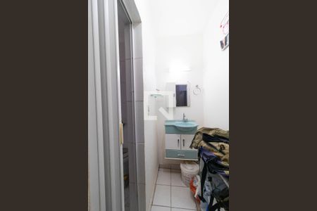 Casa à venda com 100m², 2 quartos e 2 vagas Casa à venda com 100m², 2 quartos e 2 vagasBanheiro da Suíte