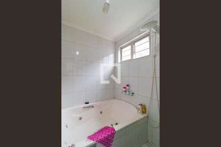 Casa à venda com 100m², 2 quartos e 2 vagas Casa à venda com 100m², 2 quartos e 2 vagasBanheiro da Suíte