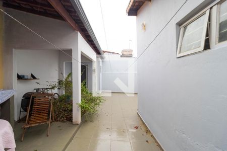 Casa à venda com 100m², 2 quartos e 2 vagas Casa à venda com 100m², 2 quartos e 2 vagasQuintal