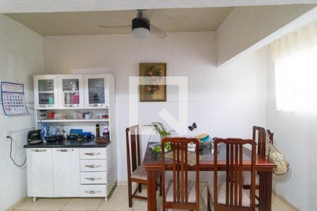 Casa à venda com 100m², 2 quartos e 2 vagas Casa à venda com 100m², 2 quartos e 2 vagasCozinha
