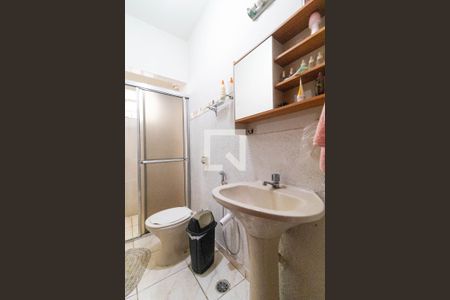 Casa à venda com 100m², 2 quartos e 2 vagas Casa à venda com 100m², 2 quartos e 2 vagasBanheiro 01