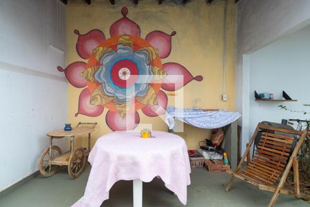 Casa à venda com 100m², 2 quartos e 2 vagas Casa à venda com 100m², 2 quartos e 2 vagasVaranda