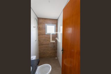 Banheiro de apartamento à venda com 2 quartos, 62m² em Vila Curuca, Santo André