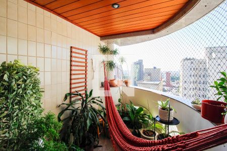 Sacada de apartamento à venda com 4 quartos, 130m² em Funcionários, Belo Horizonte