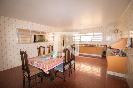 Casa à venda com 300m², 4 quartos e 3 vagasCozinha