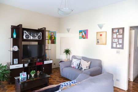 Casa à venda com 160m², 3 quartos e 3 vagas Casa à venda com 160m², 3 quartos e 3 vagasSala