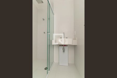 Banheiro de kitnet/studio à venda com 1 quarto, 26m² em Moema, São Paulo