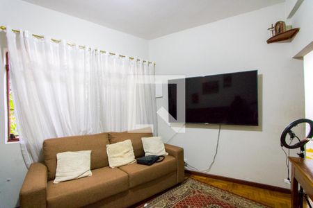 Sala de TV de casa à venda com 2 quartos, 232m² em Vila Homero Thon, Santo André