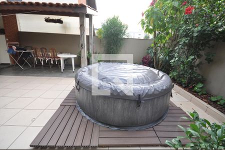 Casa para alugar com 320m², 3 quartos e 5 vagasJacuzzi