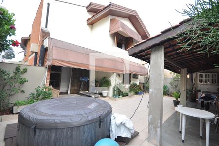 Casa para alugar com 320m², 3 quartos e 5 vagasJacuzzi