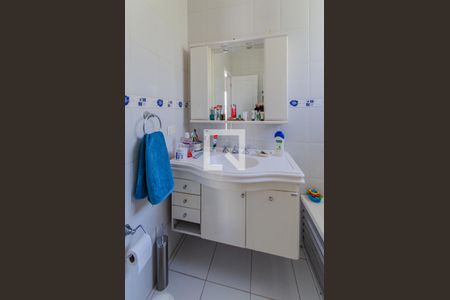 Casa à venda com 280m², 3 quartos e 4 vagasBanheiro da Suíte 2